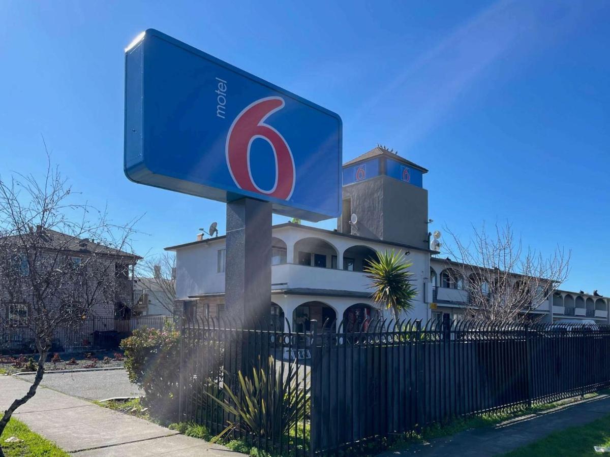 Motel 6 Richmond Ca Civic Center Exteriér fotografie